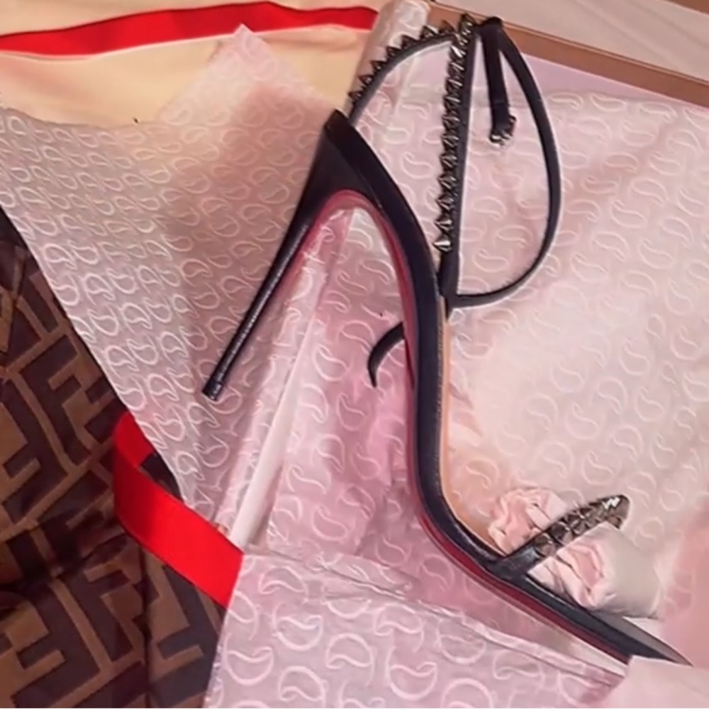 Christian Louboutin black so me